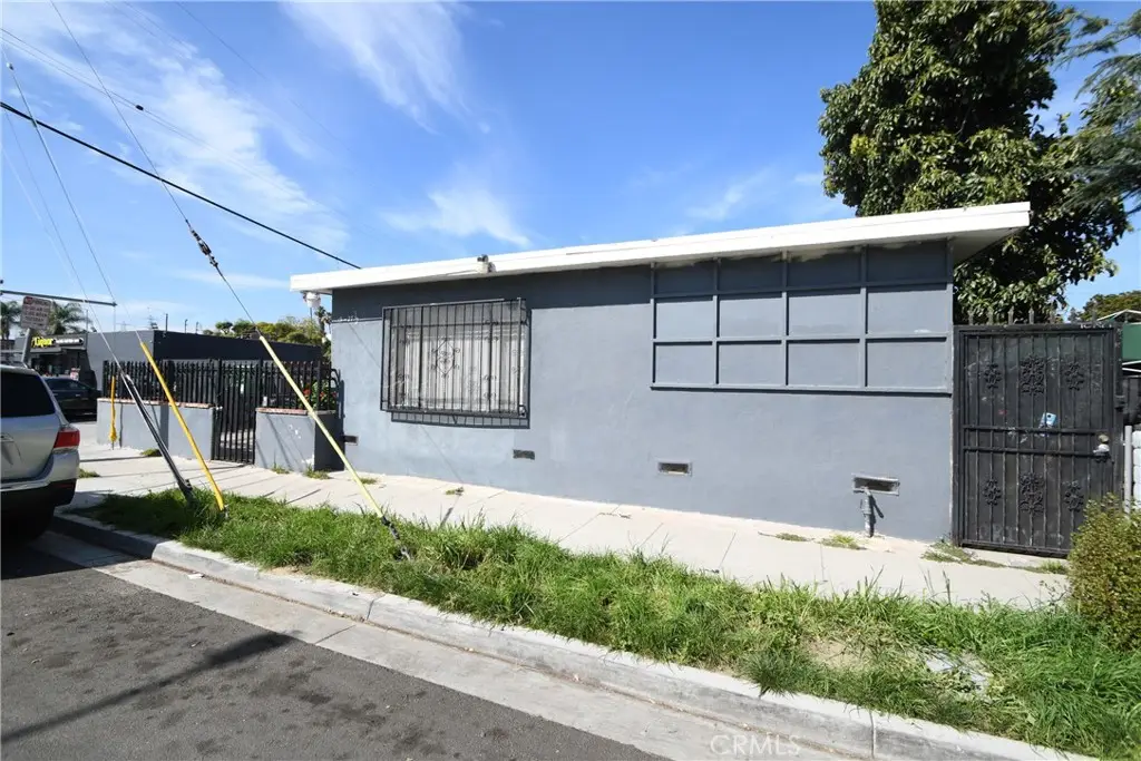 19 E 69th Street, Long Beach, CA 90805 - #1