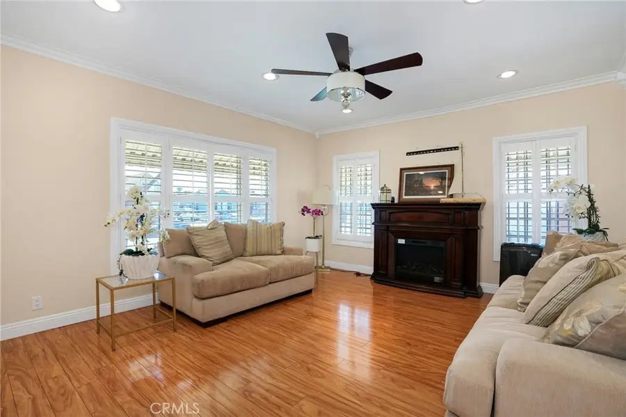 9417 S Harvard Boulevard, Los Angeles, CA 90047 - #2