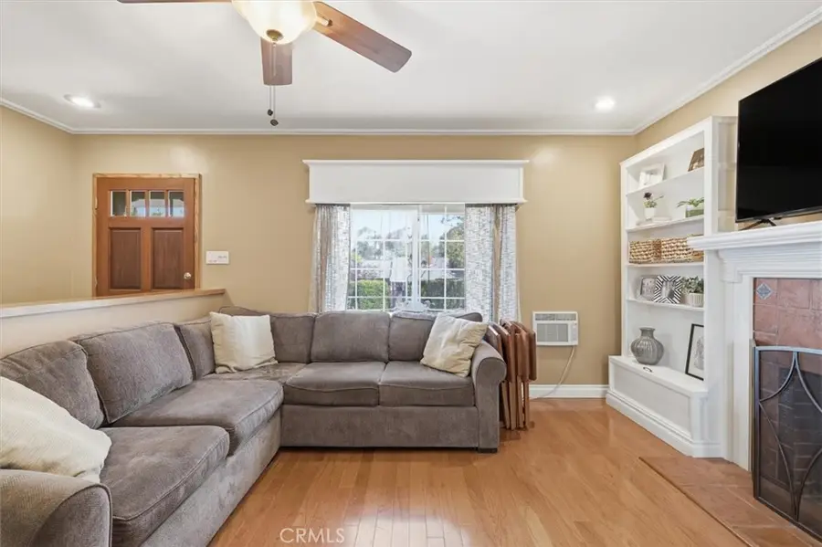 210 E 46th Street, Long Beach, CA 90807 - #3