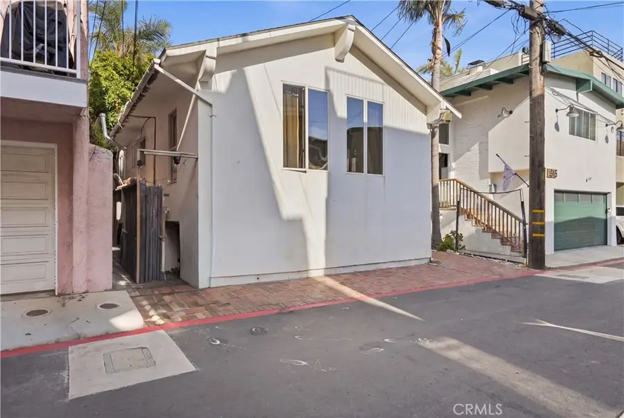 518 Bayview Drive, Hermosa Beach, CA 90254 - #2