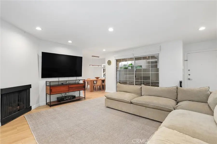 1228 14th Street #103, Santa Monica, CA 90404 - #3