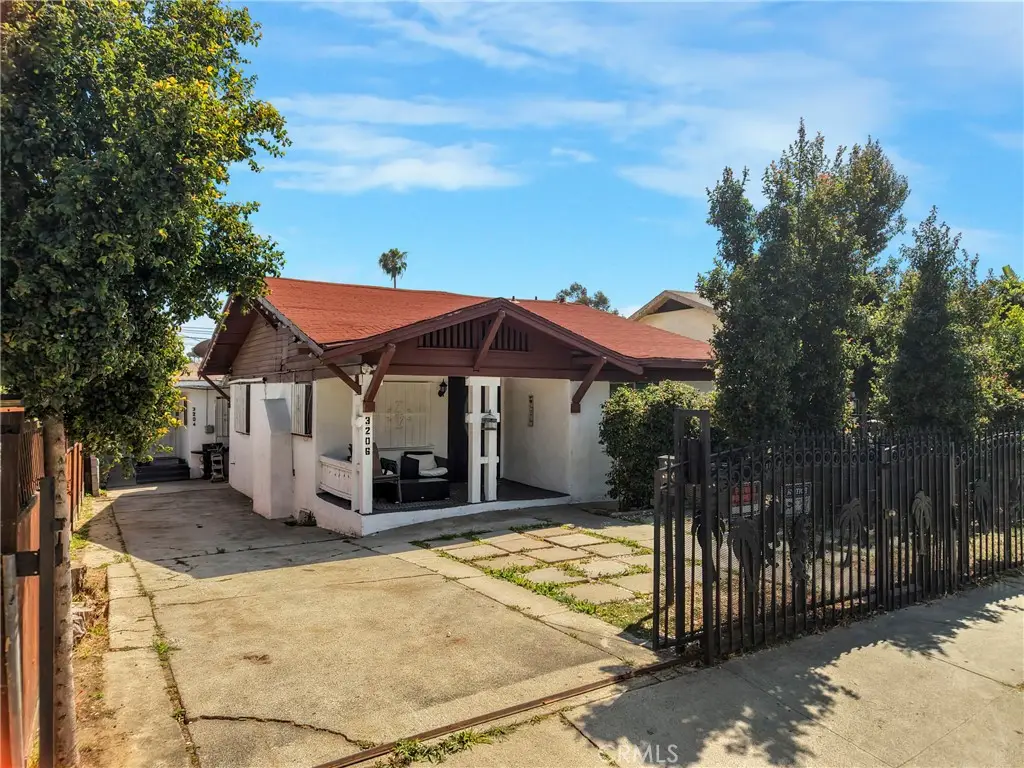3206 W 27th, Los Angeles, CA 90018 - #1