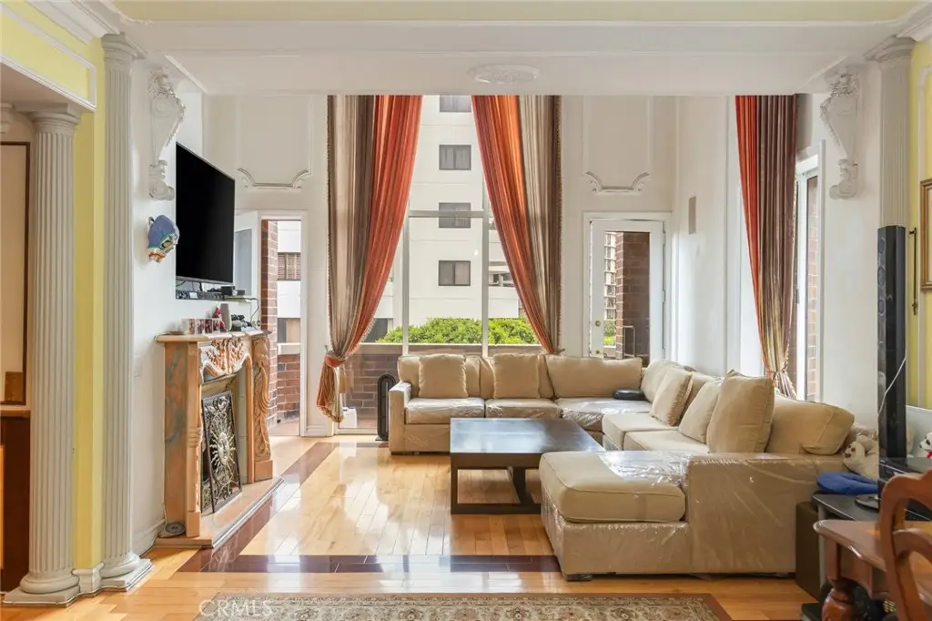 10550 Wilshire Boulevard #302, Los Angeles, CA 90024 - #1