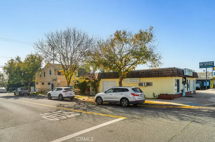 2200 W Burbank Boulevard, Burbank, CA 91506 - #2