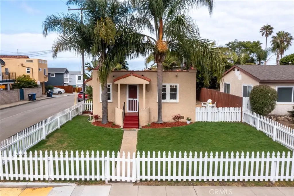 117 Prospect Avenue, Hermosa Beach, CA 90254 - #1