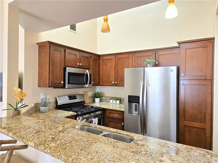 547 E Hazel Street #12, Inglewood, CA 90302 - #3