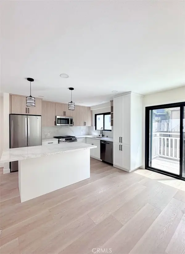 1310 Loma Drive, Hermosa Beach, CA 90254
