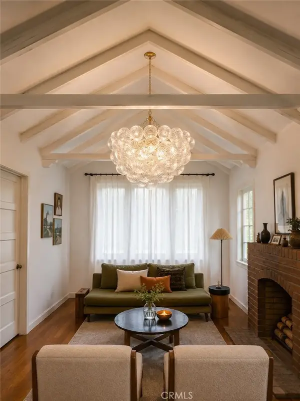 6182 Glen Oak St, Los Angeles, CA 90068