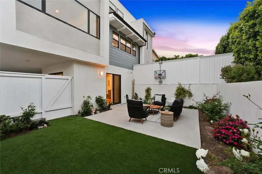 1427 15th Street, Manhattan Beach, CA 90266 - #2