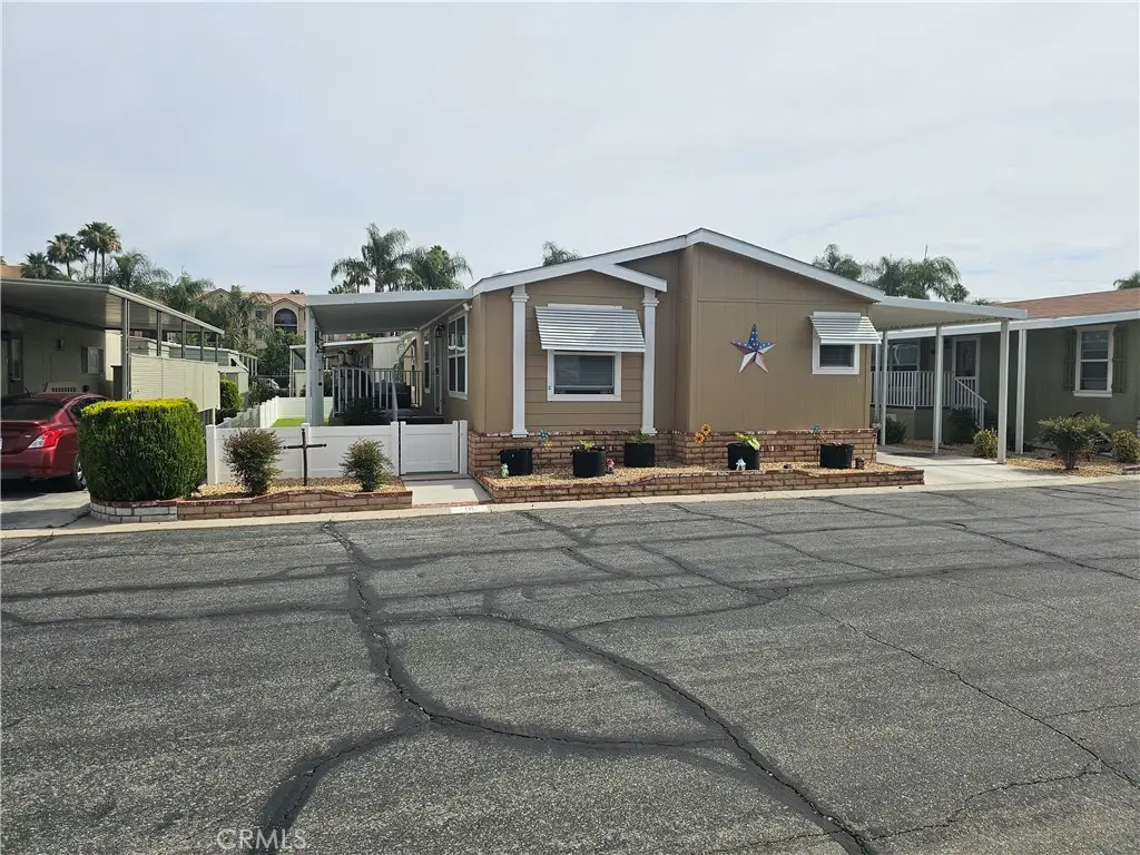 2205 W Acacia Avenue #16, Hemet, CA 92545 - #1