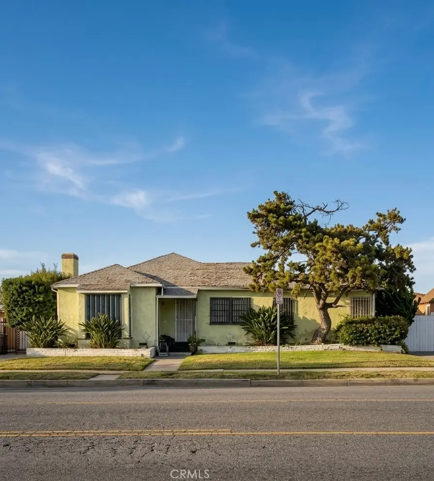 8826 S Van Ness, Los Angeles, CA 90047 - #1