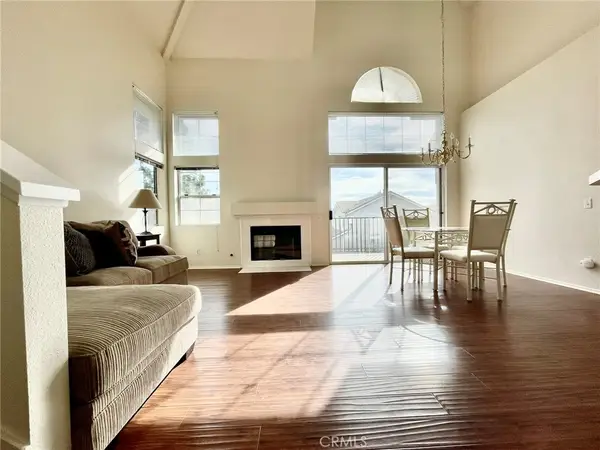 350 Via Capri #201, Corona, CA 92879