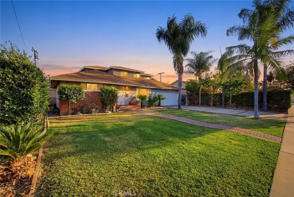 1306 E 14th Street, Santa Ana, CA 92701