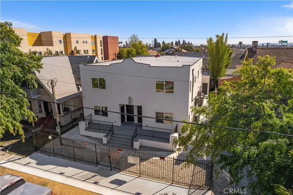 324 W 51st St, Los Angeles, CA 90037 - #1