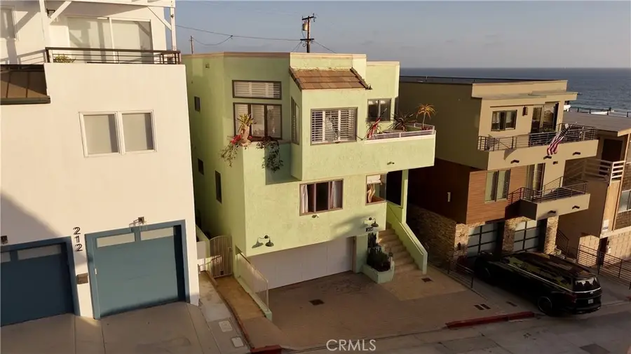 208 43rd, Manhattan Beach, CA 90266 - #2