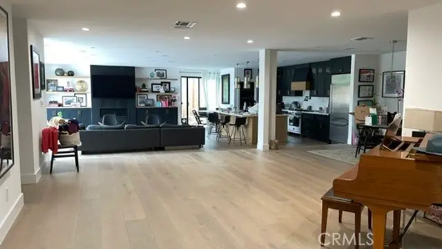15468 La Maida, Sherman Oaks, CA 91403 - #3
