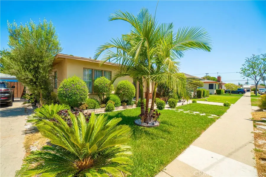 1208 S Stoneacre, Compton, CA 90221 - #2