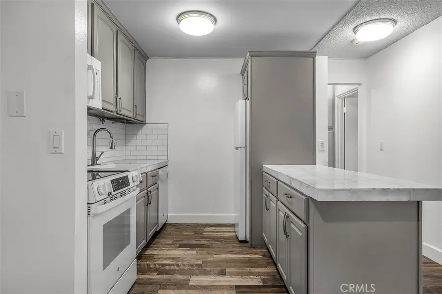 802 Camino Real #103, Redondo Beach, CA 90277 - #3