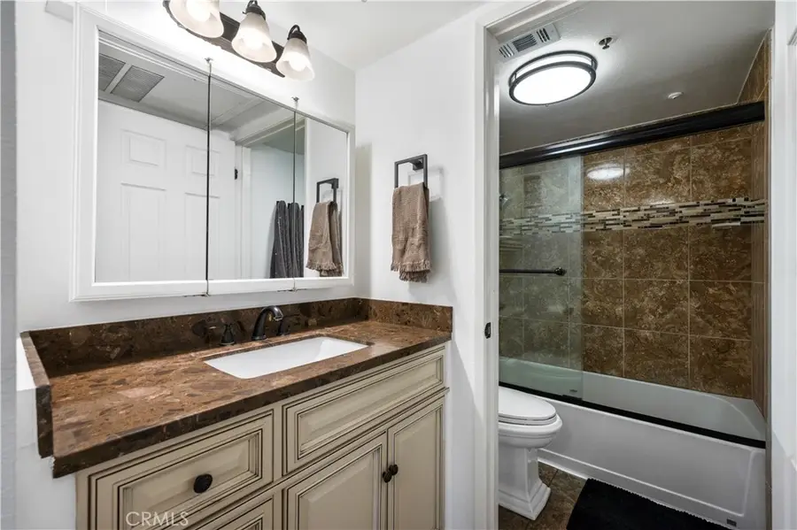 35 Linden Avenue #410, Long Beach, CA 90802 - #3