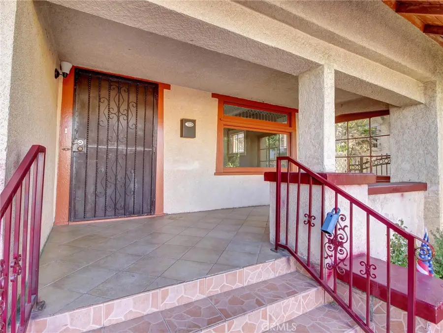 3021 5th, Los Angeles, CA 90018 - #3