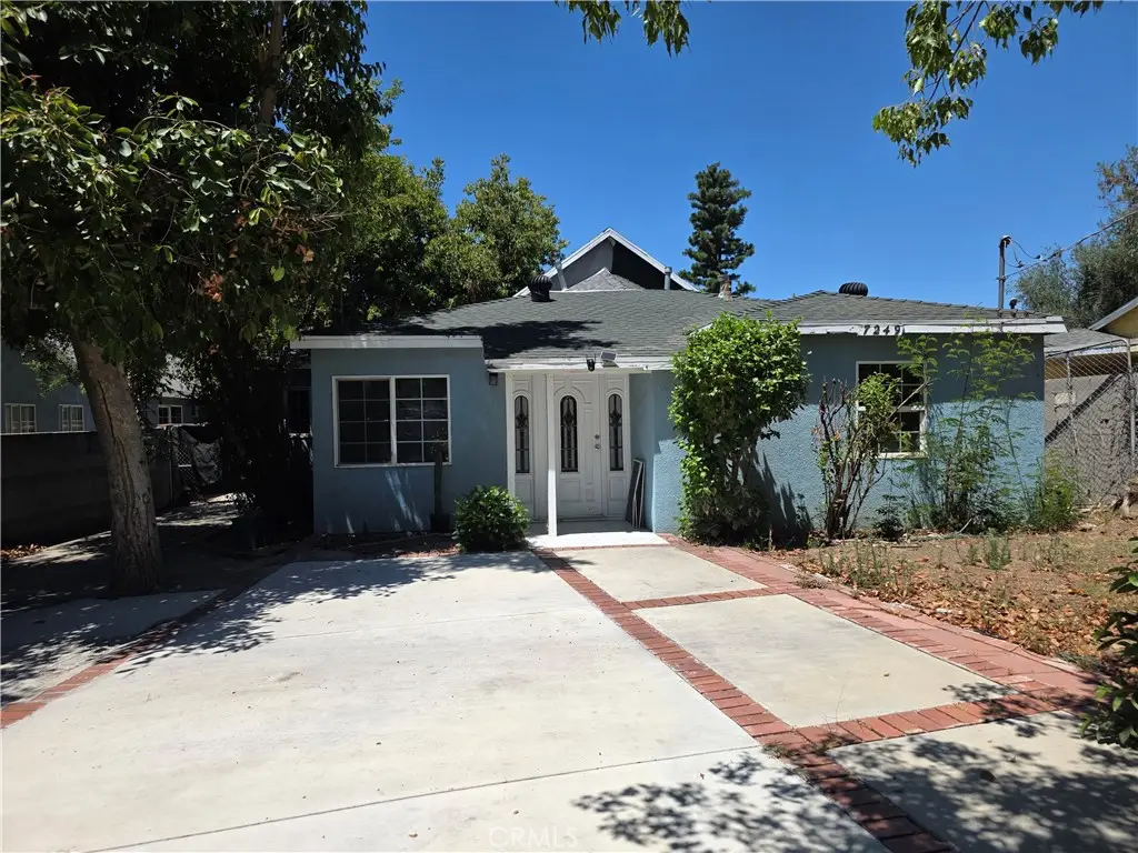 7249 Loma Verde Ave., Canoga Park, CA 91303 - #1