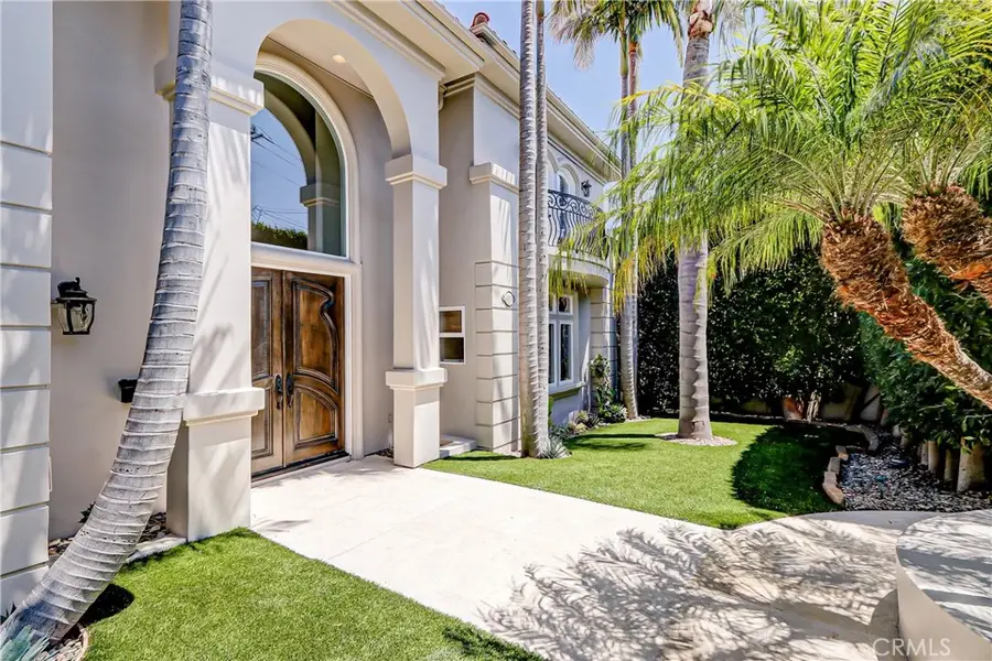 819 11th Street, Manhattan Beach, CA 90266 - #2
