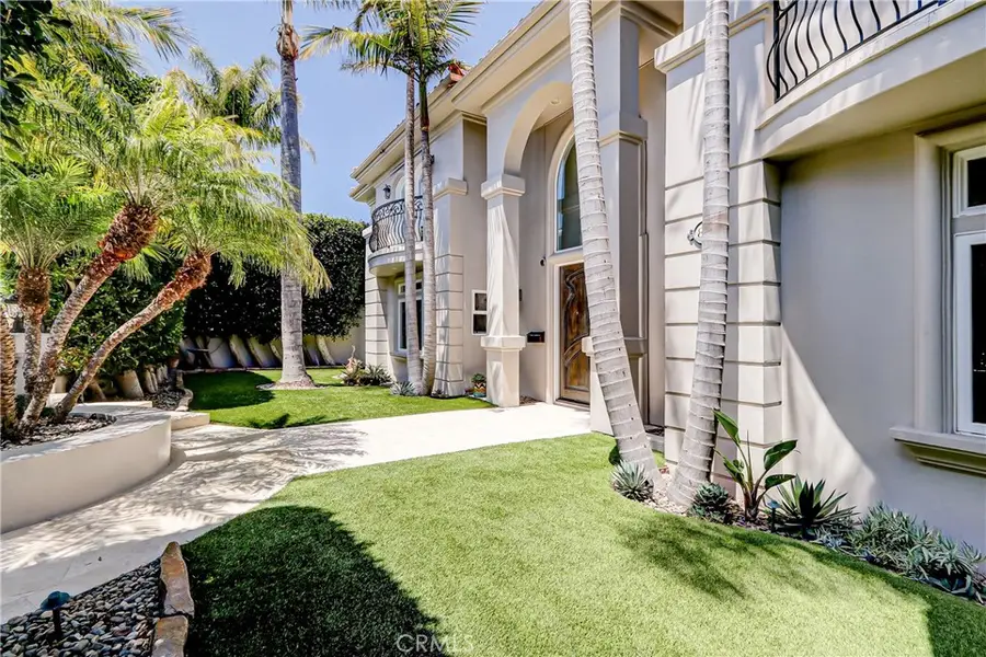 819 11th Street, Manhattan Beach, CA 90266 - #3