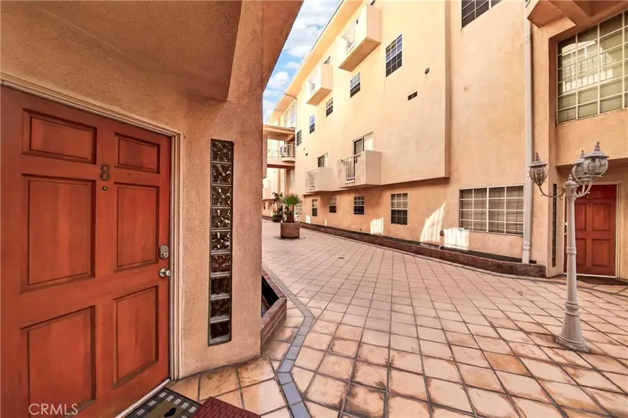 321 W. Queen St. Unit 8, Inglewood, CA 90301 - #2