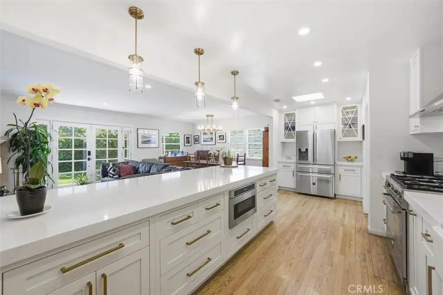 6530 Gaviota Avenue, Lake Balboa, CA 91406 - #3