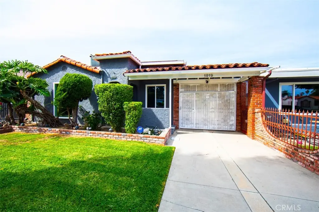 1919 W 82nd, Los Angeles, CA 90047 - #1