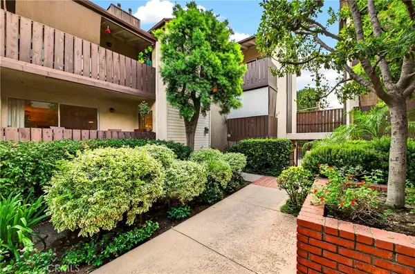 15020 Victory #104, Los Angeles, CA 91411