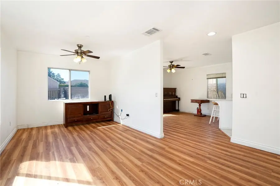 893 W Kemp Court, Compton, CA 90220 - #3
