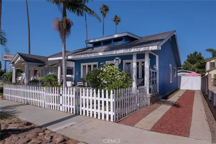 426 N Gertruda Avenue, Redondo Beach, CA 90277 - #2