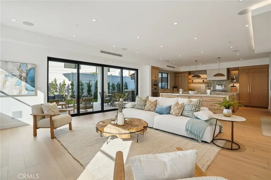 1731 11th Street, Manhattan Beach, CA 90266 - #2