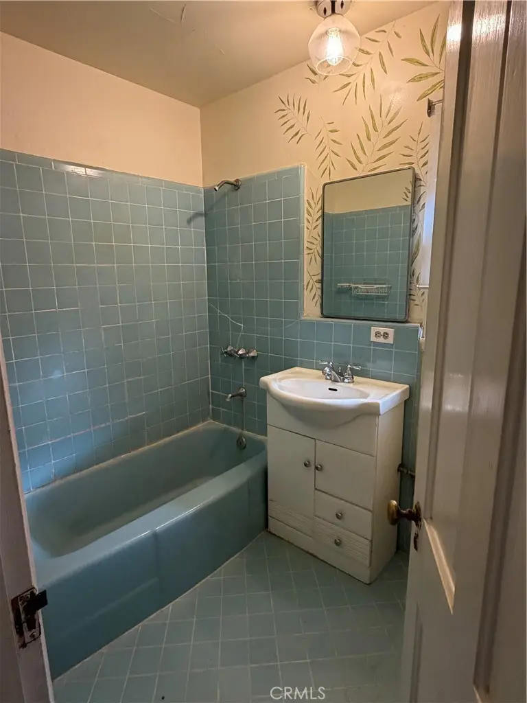 1110 S Los Robles, Pasadena, CA 91106 - #2