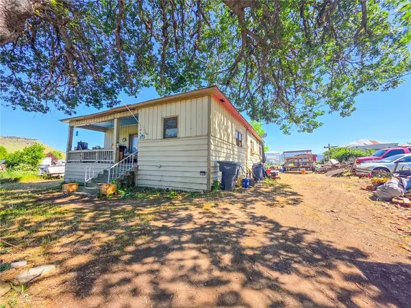 324 Henley Hornbrook Rd, Hornbrook, CA 96044