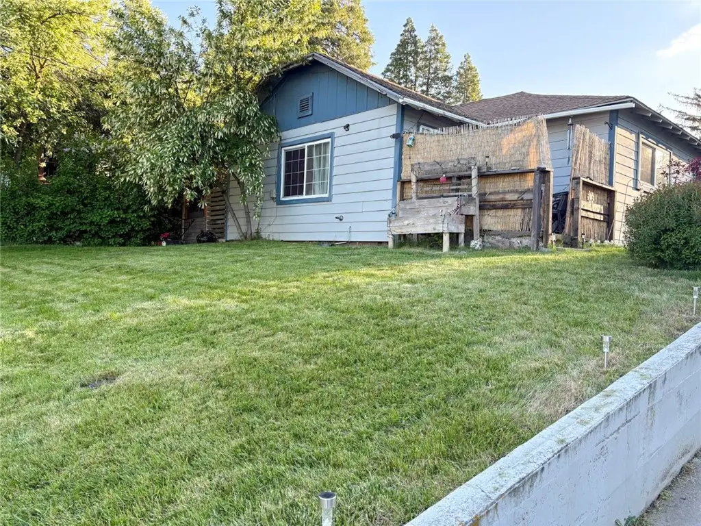 216 College Avenue, Weed, CA 96094 - #1