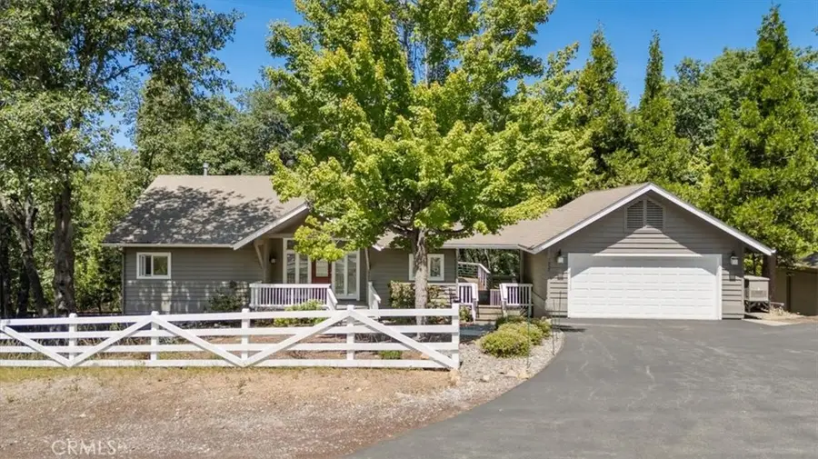 1227 Eddy Drive, Mount Shasta, CA 96067 - Image #2