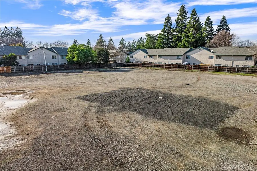 996 E 1st, Chico, CA 95926 - #2