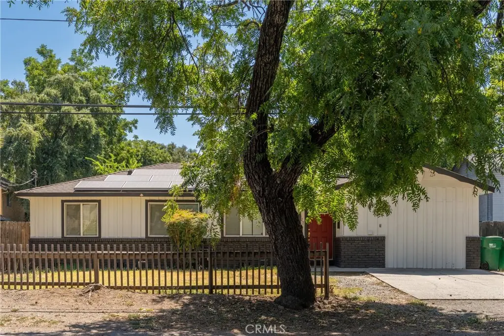 827 W 2nd Avenue, Chico, CA 95926 - #1