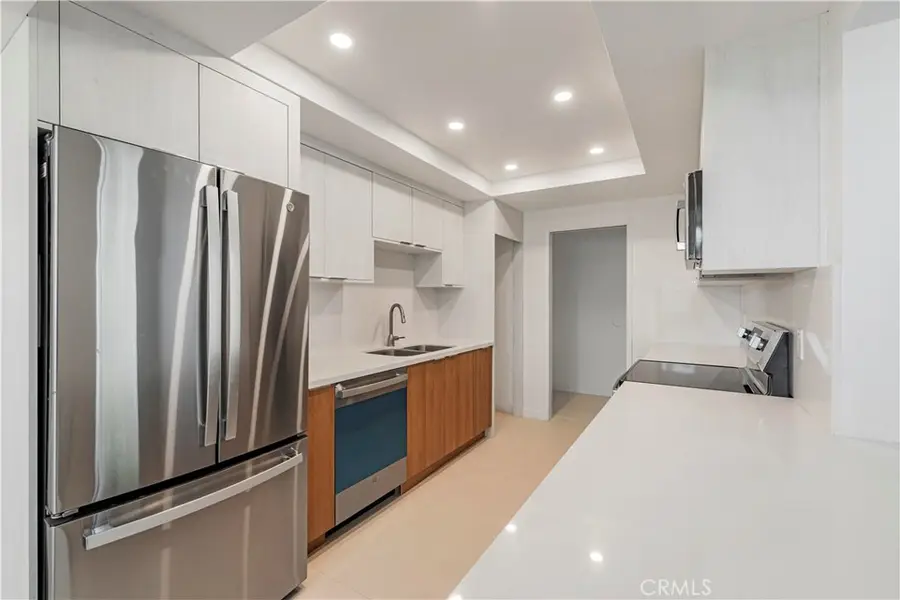 2385 Roscomare #F16, Los Angeles, CA 90077 - Image #3