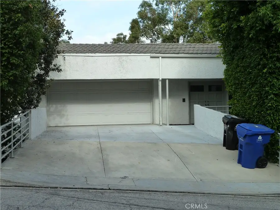 4939 Medina Drive, Woodland Hills, CA 91364 - Image #2