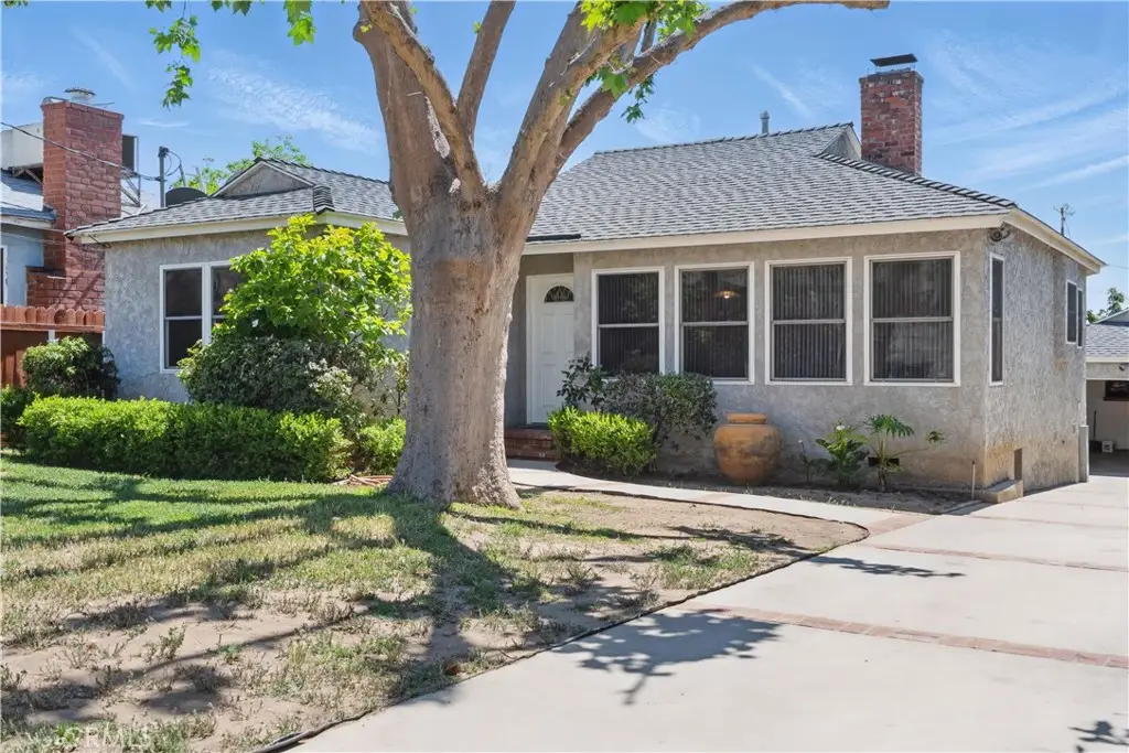 13384 Foothill Boulevard, Sylmar, CA 91342 - Image #1