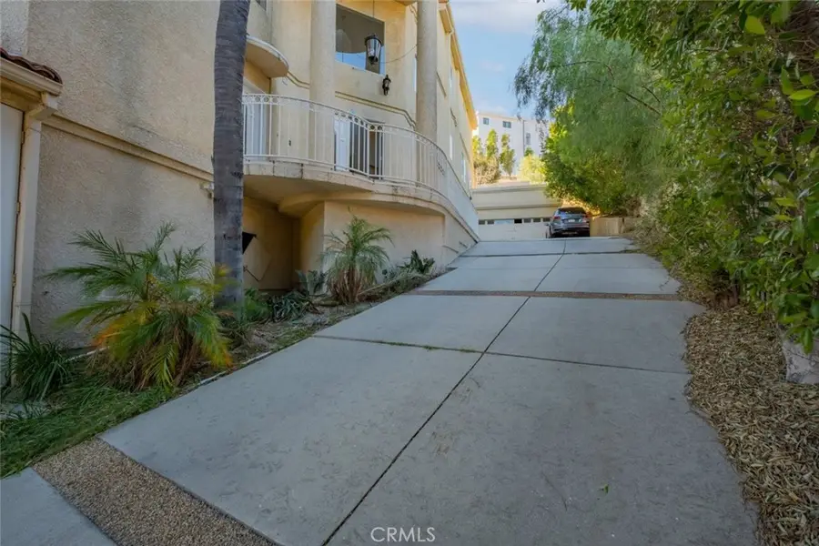 12001 Shoshone Avenue, Granada Hills, CA 91344 - Image #2