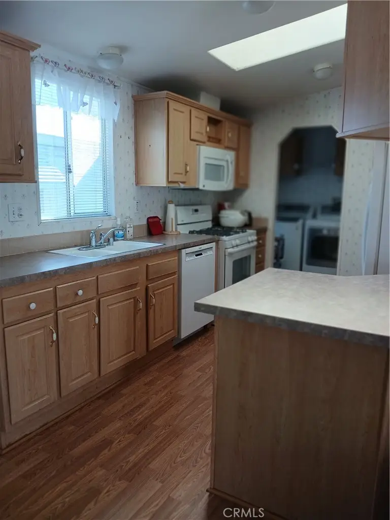 28 Dover, Northridge, CA 91324 - Image #2