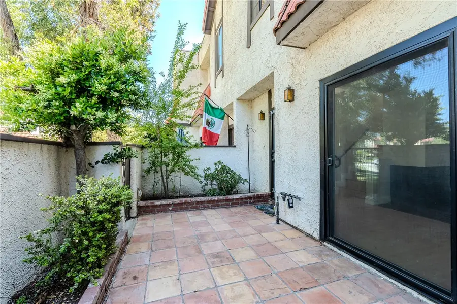 27666 Nugget Drive #3, Canyon Country, CA 91387 - Image #3