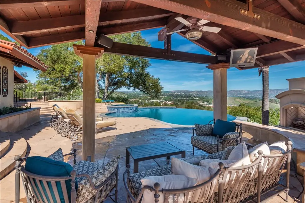 23815 Park Belmonte, Calabasas, CA 91302 - Image #1