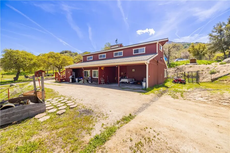 18401 Pellisier Road, Tehachapi, CA 93561 - Image #2