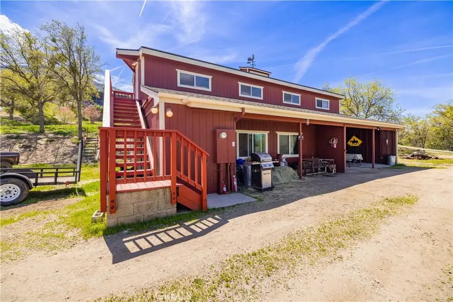 18401 Pellisier Road, Tehachapi, CA 93561 - Image #3