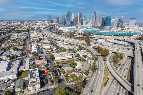 907 W 17th Street, Los Angeles, CA 90015